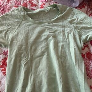 Lululemon creamy mint swiftly tee